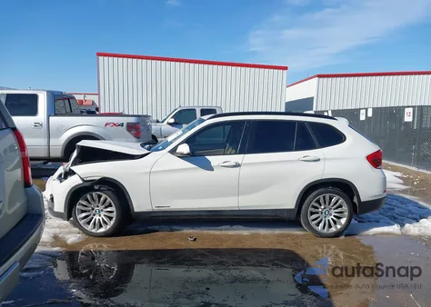2015 BMW X1 xDrive28I из США, поврежденный, VIN WBAVL1C58FVY40370